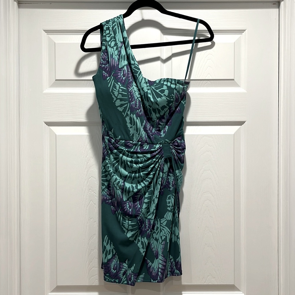 Gianni Bini one shoulder Tropical dress!